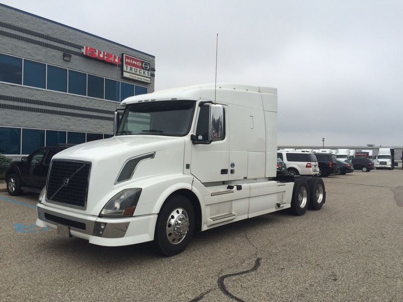 2011 Volvo Vnl64t=630  Conventional - Sleeper Truck