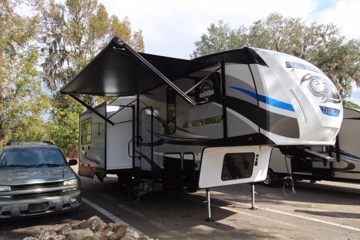 2017 Forest River Rv Cherokee Arctic Wolf 285DRL4