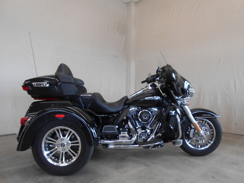 2016 Harley-Davidson FLHTCUTG - Tri Glide Ultra