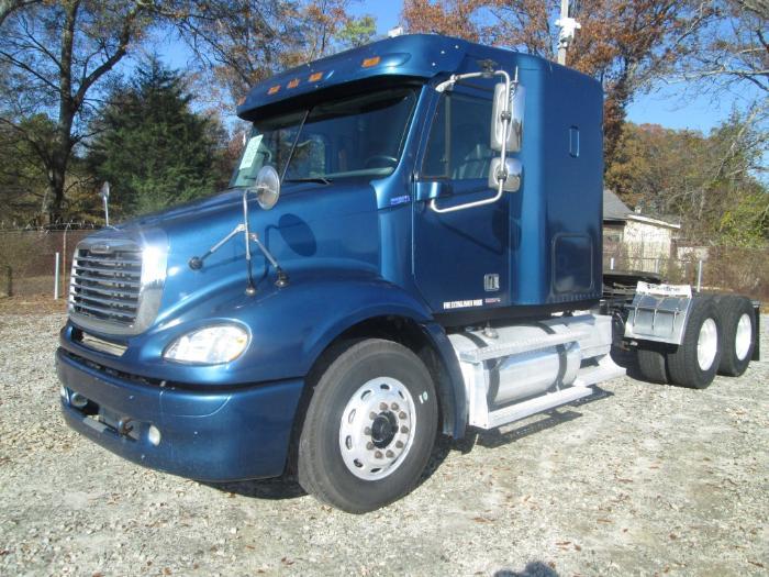 2006 Freightliner Cl112  Conventional - Day Cab