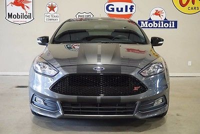2016 Ford Focus  16 FOCUS ST,6 SPD TRANS,BACK-UP CAM,CLOTH,MICROSOFT SYNC,18IN WHLS,5K,WE FINANCE