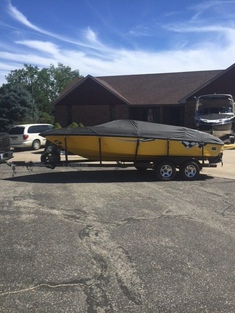 2002 crownline boat,lpx,202,300 hours,captains call exhaust swim deck