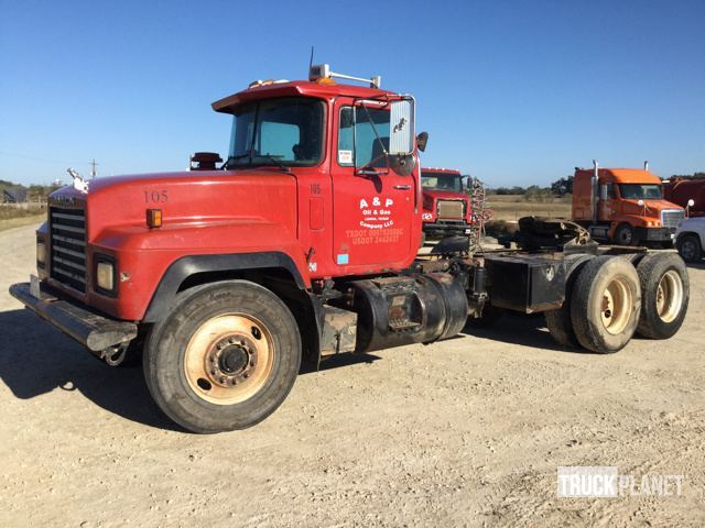 2000 Mack Rd688s  Conventional - Day Cab