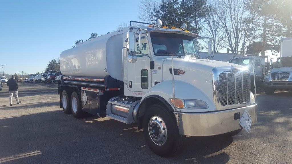 2009 Peterbilt 340  Tanker Truck