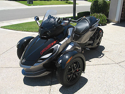 2012 Can-Am Spyder RSS SM5  2012 Can-Am Spyder RSS with over $4,000 in upgrades.