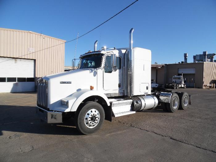 2015 Kenworth T800  Conventional - Day Cab