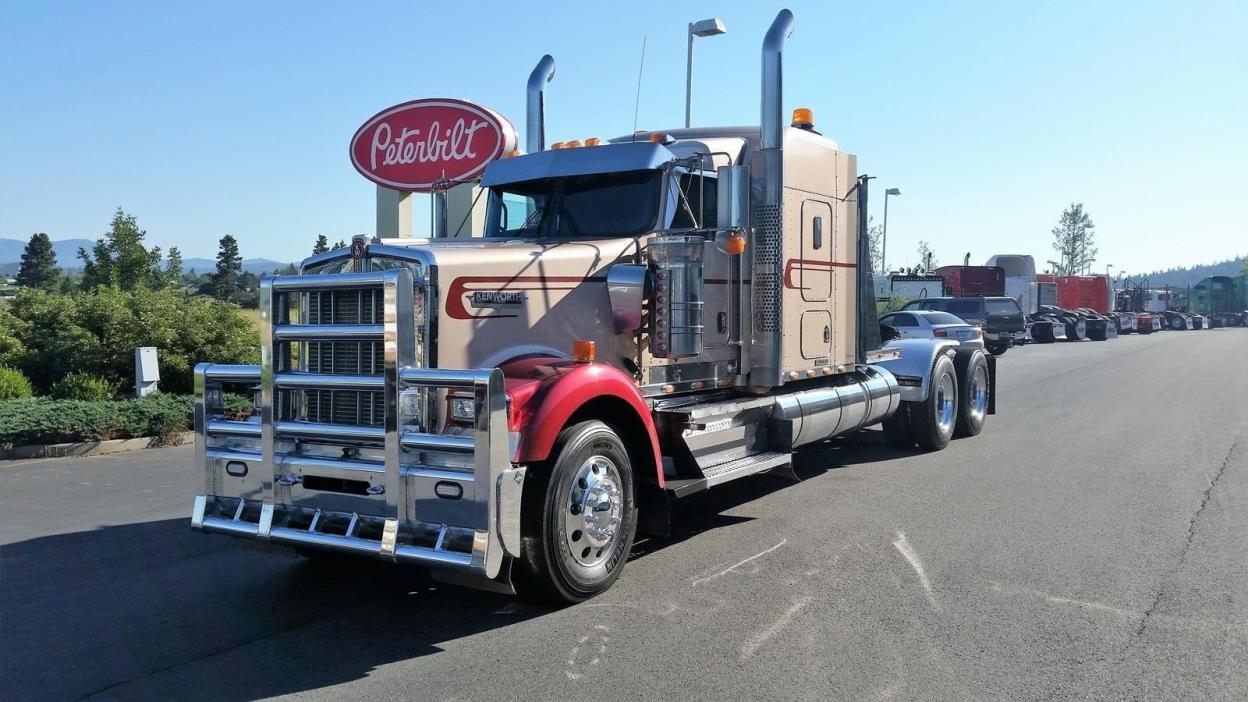 2009 Kenworth W900l  Conventional - Sleeper Truck