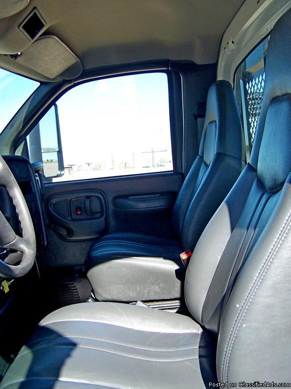 2005 Chevrolet 6500 Stakebed, 4