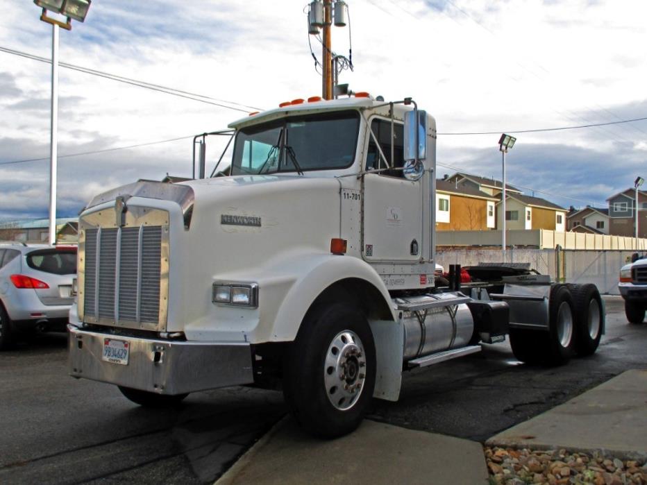 1996 Kenworth T800  Conventional - Day Cab