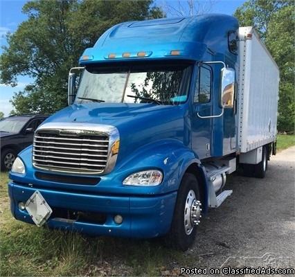 2007 Freightliner Columbia CL112 Deluxe Expeditor For Sale in Chagrin Falls,...