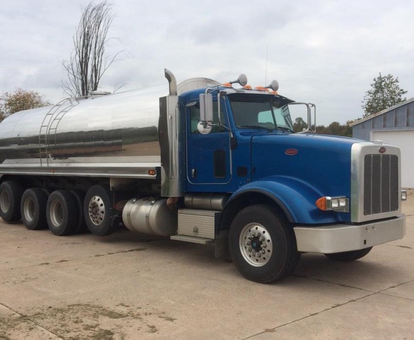 2010 Peterbilt 367  Tanker Truck