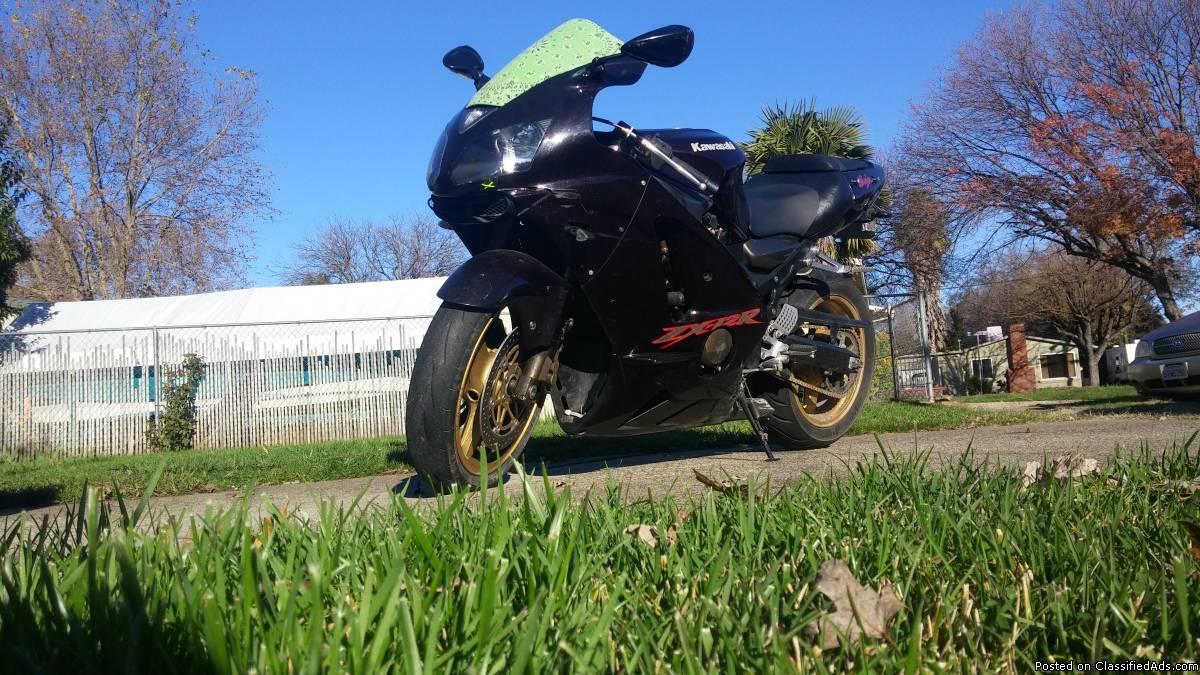Need Gone ASAP!!! Willing to talk out a deal! 2003 Kawasaki Ninja ZX12R