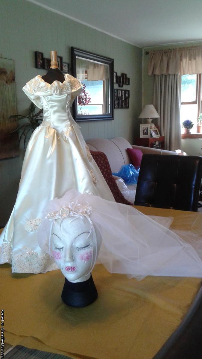 Victorian Wedding dresses for 29-30' Porcelain Dolss, 1