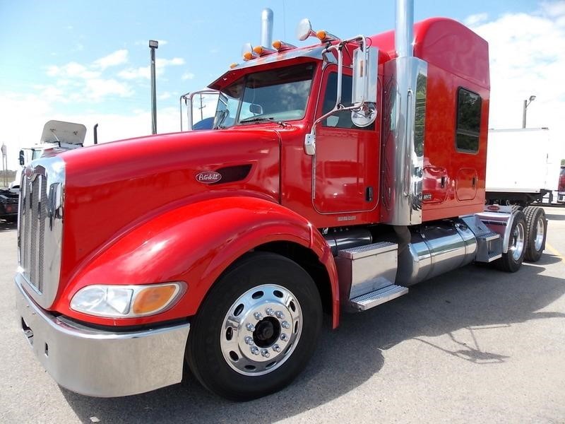 2008 Peterbilt 386  Conventional - Sleeper Truck