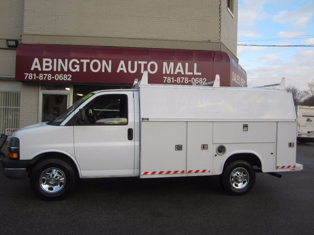 2007 Chevrolet Express Commercial Cutaway  Pickup Truck