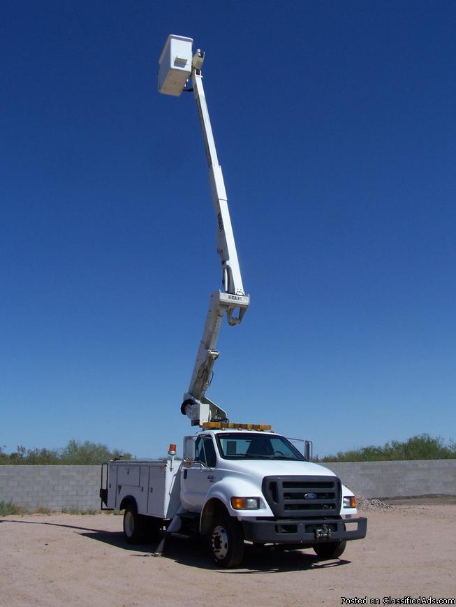 2009 Ford F650 With Versalift Bucket, 2