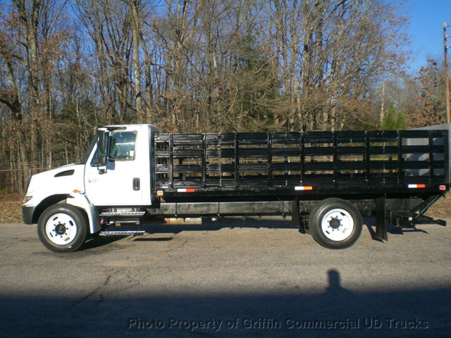 2006 International 4200 Non Cdl Long Rack Lift Gate Just 9k  Flatbed Truck