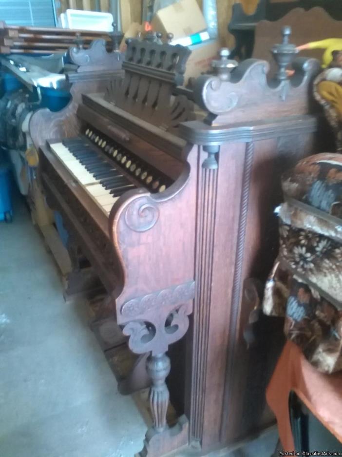 Antique Organ, 0