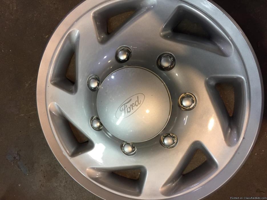 Ford hubcap