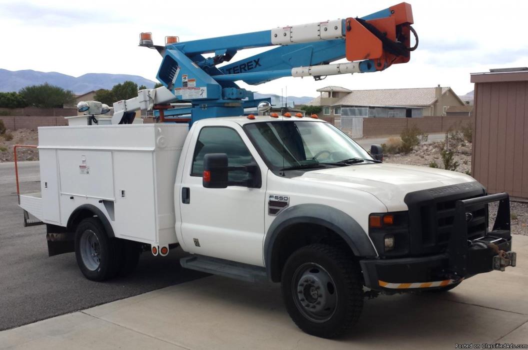 2008 Ford F550  With Terex Bucket, 0
