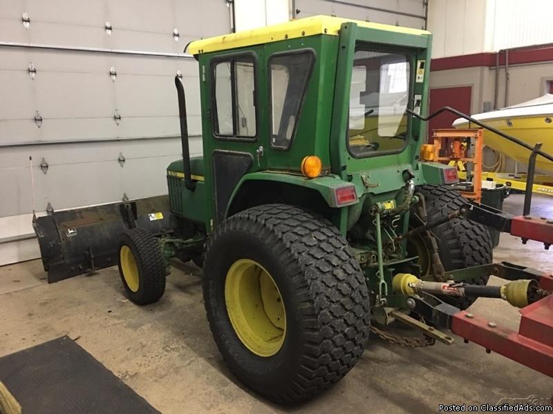 1995 John Deere 970 Tractor with 8' Snow Plow For Sale in Pittson, Pennsylvania...
