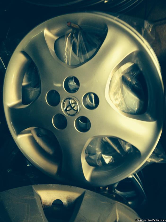 Toyota corolla hubcap