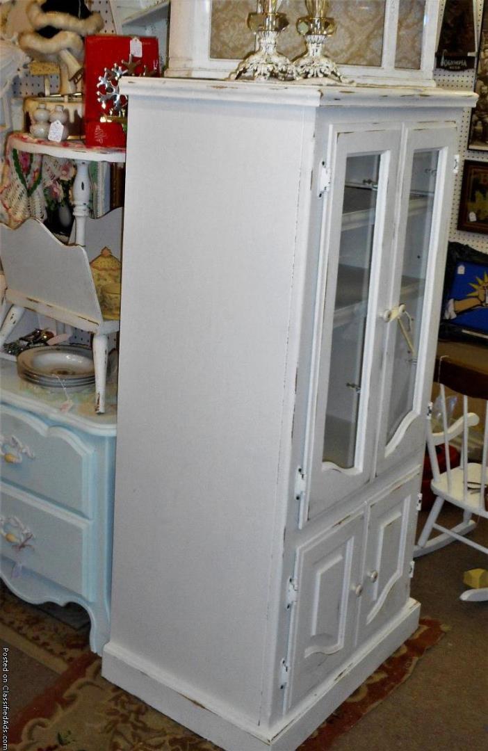 CURIO CABINET White Hand-Painted With Glass Doors Storage, 1