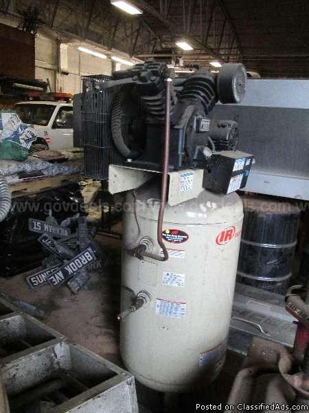 INGERSOLL RAND 2475 AIR COMPRESSOR