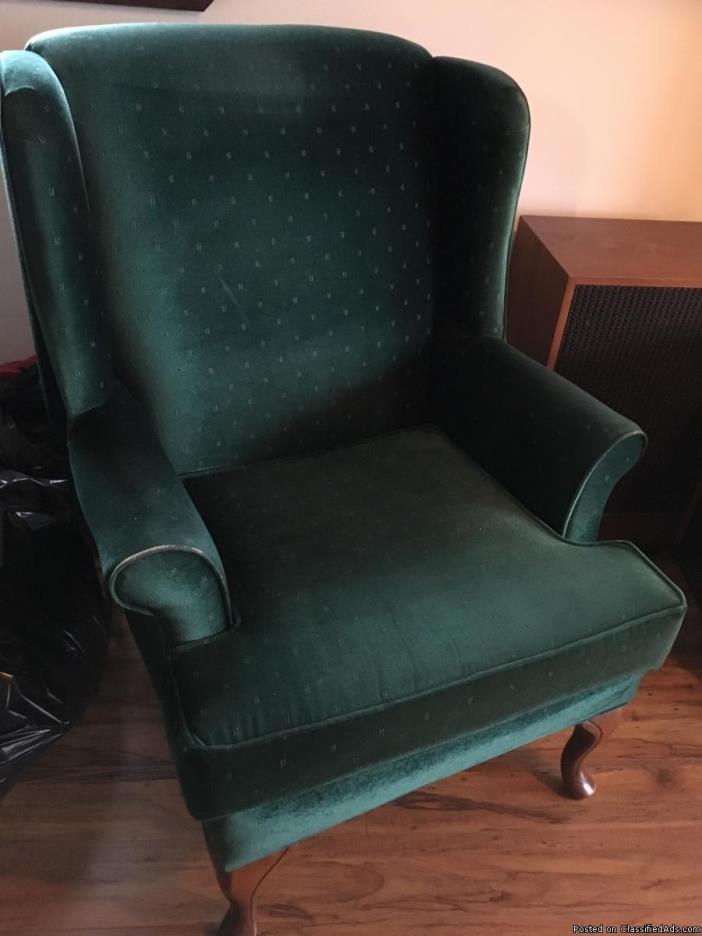 Green velvet chair, 0