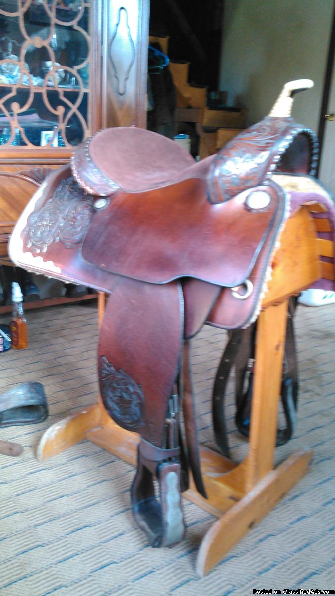 16 in Tex tan show saddle., 0