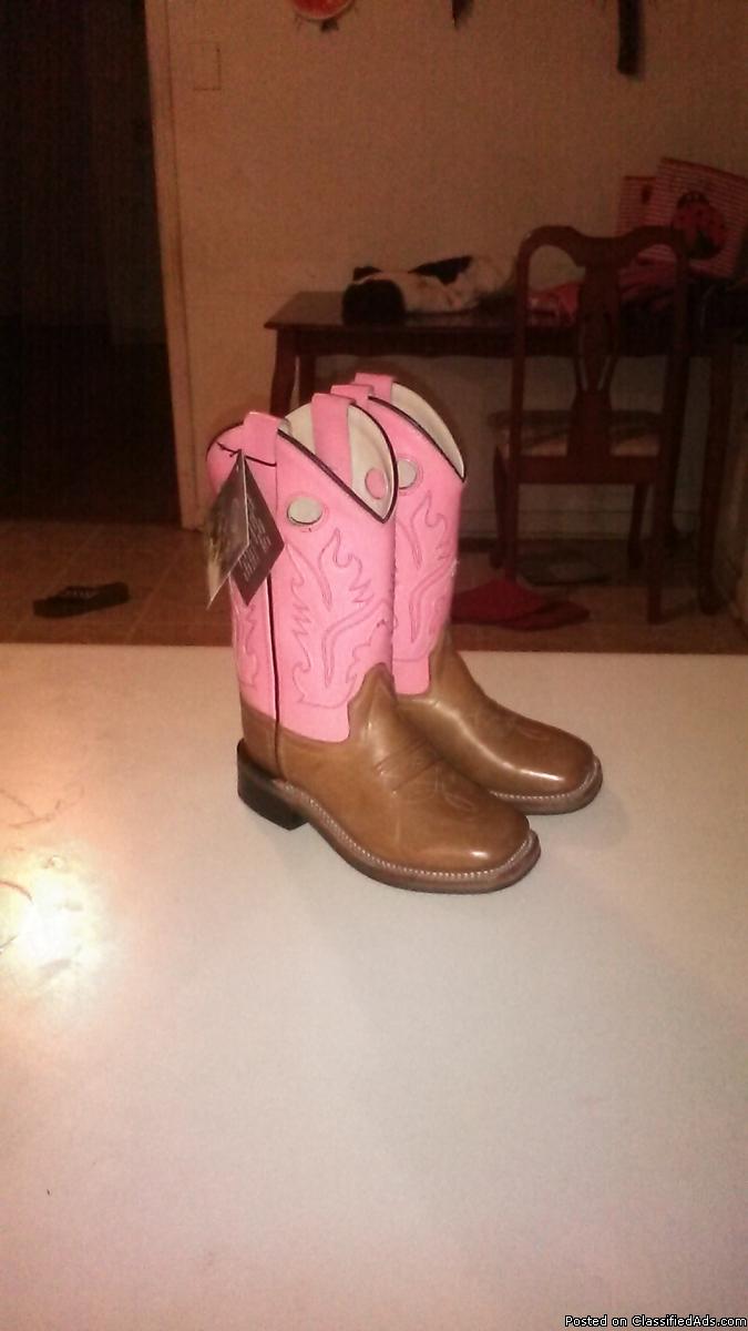 Kids girl boots size11, 0