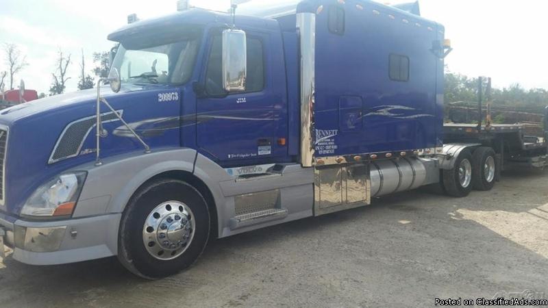 2008 Volvo VNL64T670 with 2007 Transcraft 3-Axle Step Deck Trailer For Sale in...