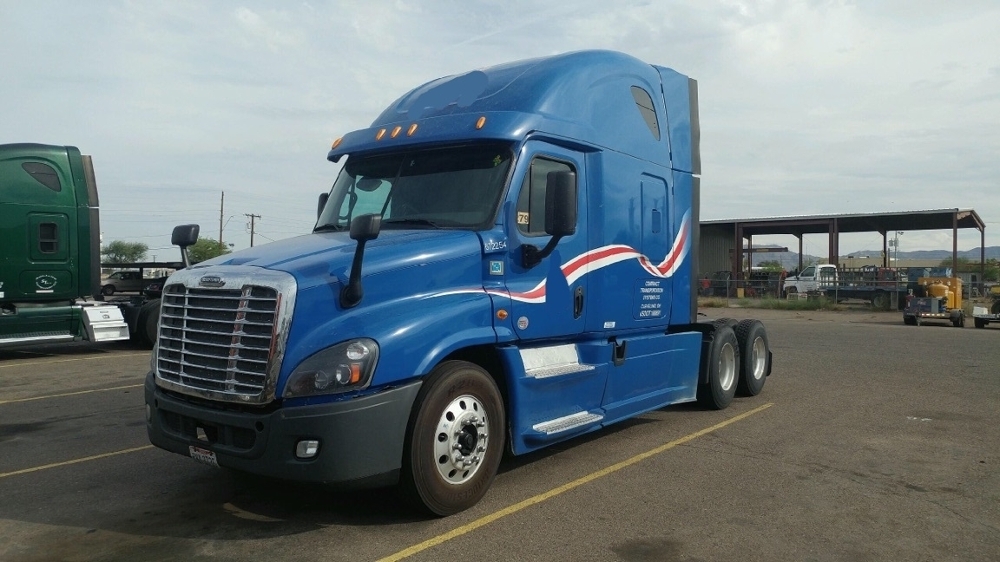 2014 Freightliner Cascadia  Conventional - Sleeper Truck