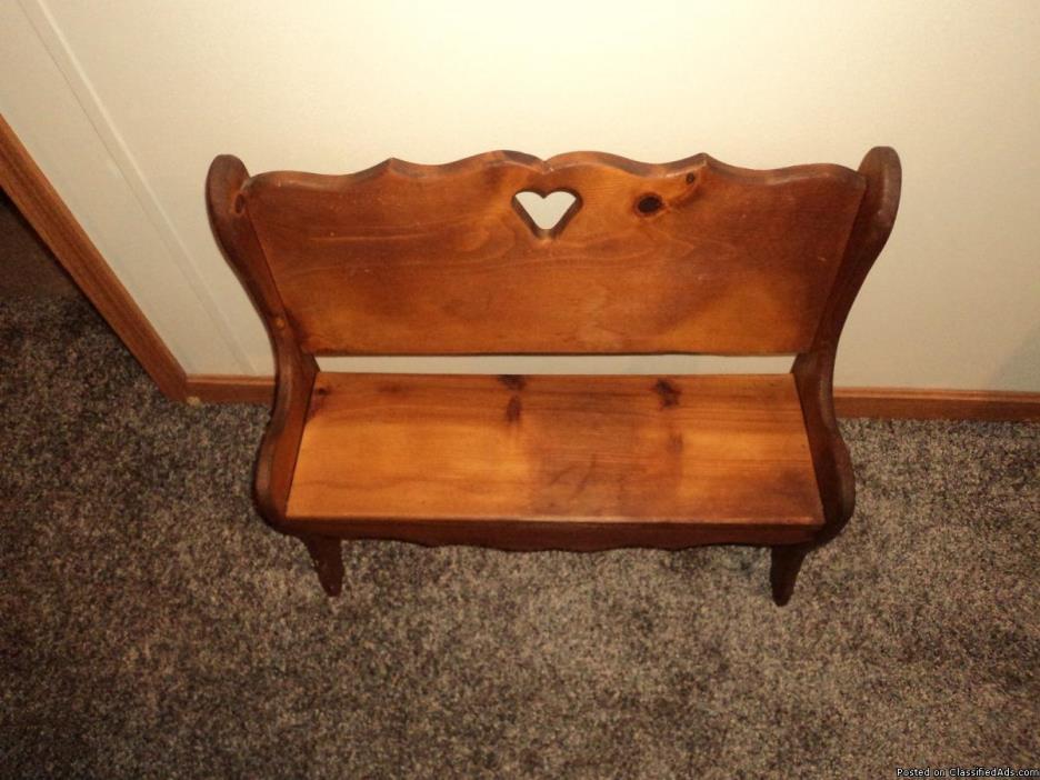 CHILD OR DOLL WOOD BENCH COUNTRY STYLE HEART HAND MADE IN AMASH COUNTRY
