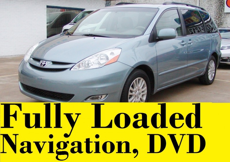 2010 Toyota Sienna XLE ***Navigation, DVD, Leathers***