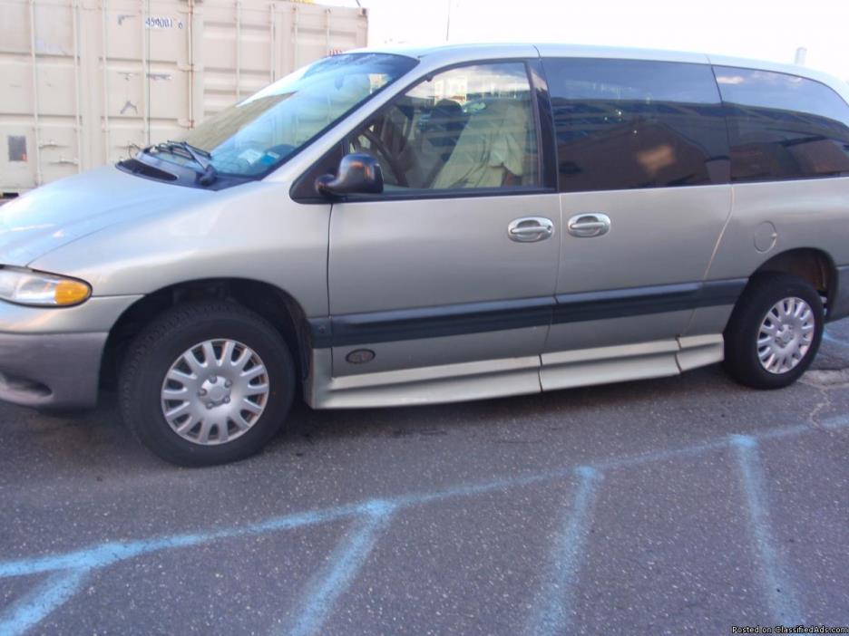 Handicapped 2000 Dodge Grand Caravan