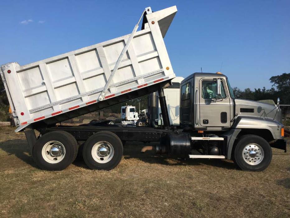 2000 Mack Ch613 Tandem Axle Dump  Dump Truck