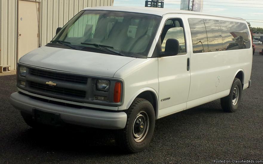 2002 Chevrolet 3500 15 Passenger Van, 0