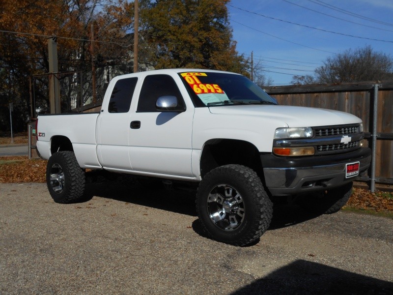 2001 CHEVROLET 2500 6.0 GASOLINE LIFTED