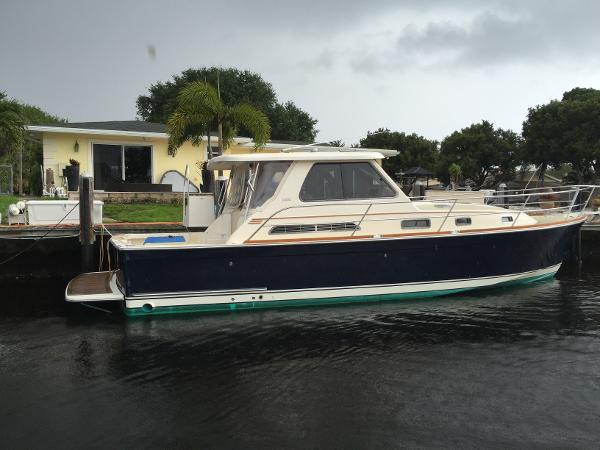 2006 Sabre Yachts Downeast Express
