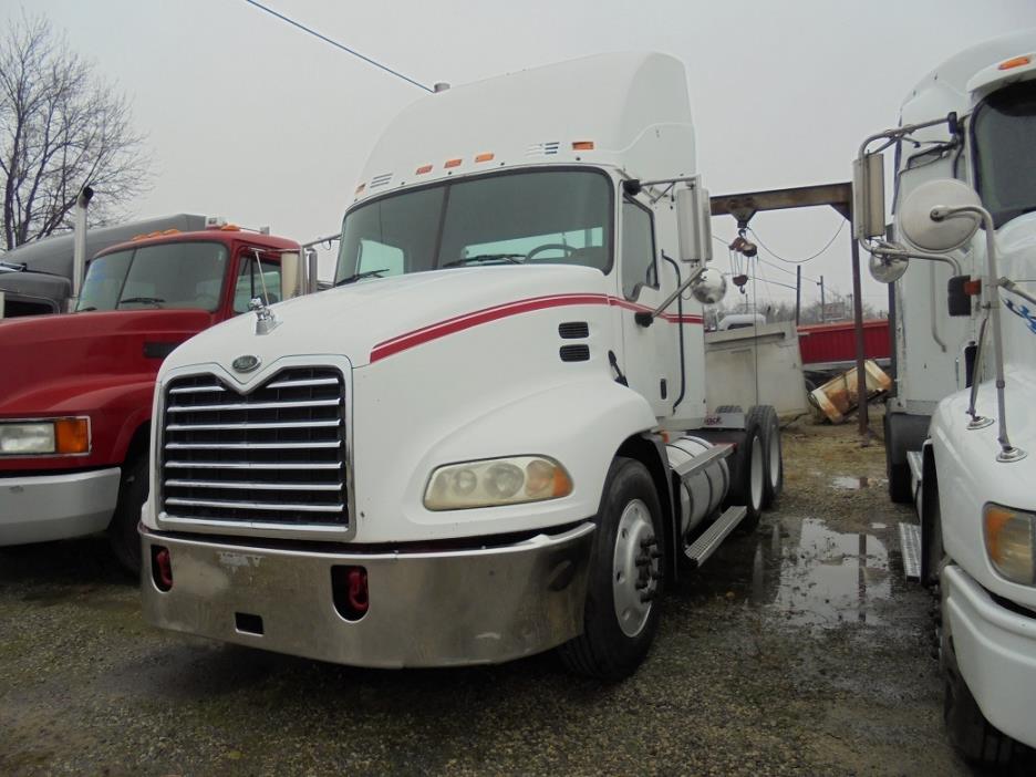 2005 Mack Cx613  Conventional - Day Cab