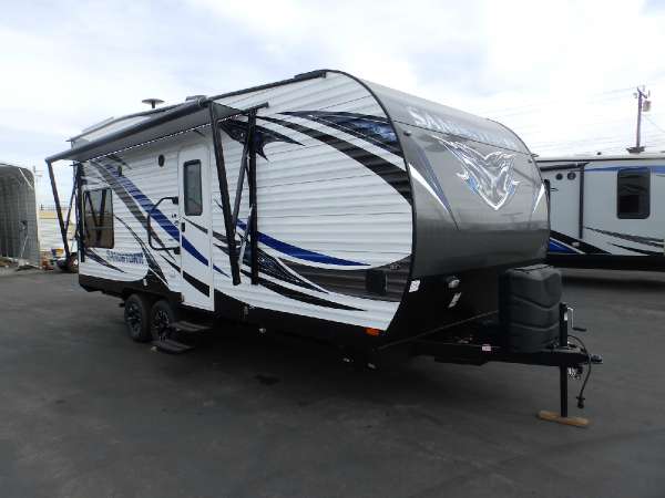 2017  Forest River  SANDSTORM 181 SLC  200 WATT SOLAR  SOLID SURFACE COUNTER  FRONT CORNER BED  ARCTIC PACKAGE  CAPTAIN CHAIRS  ONAN 4000 GEN
