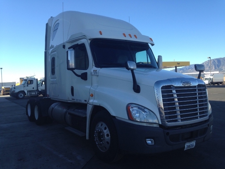 2012 Freightliner Cascadia  Conventional - Sleeper Truck