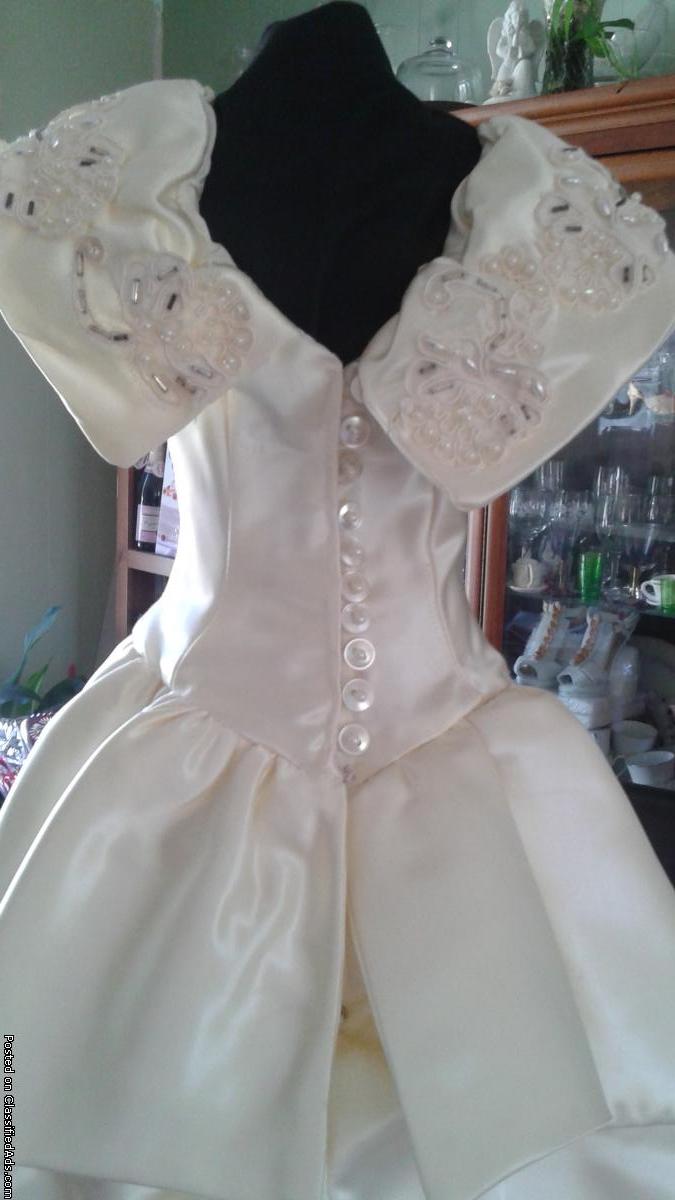 Victorian Wedding dresses for 29-30' Porcelain Dolss, 2