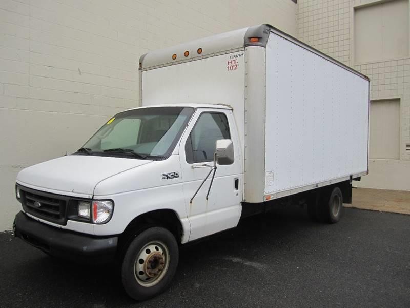 2003 Ford E-Series Chassis E-350 SD DRW Cutaway Chassis