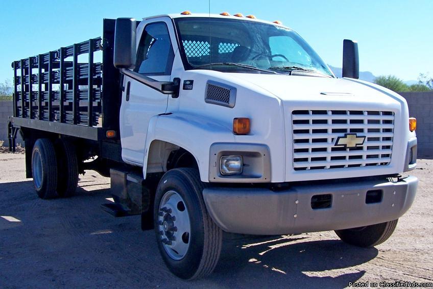 2005 Chevrolet 6500 **Low Mile** Stakebed