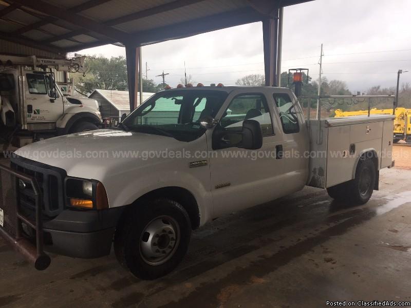 2007 Ford F-350 SD XLT SuperCab Long Bed DRW 2WD