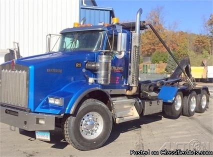 2013 Kenworth T800 Hook Lift For Sale in Monroe, Connecticut  06468