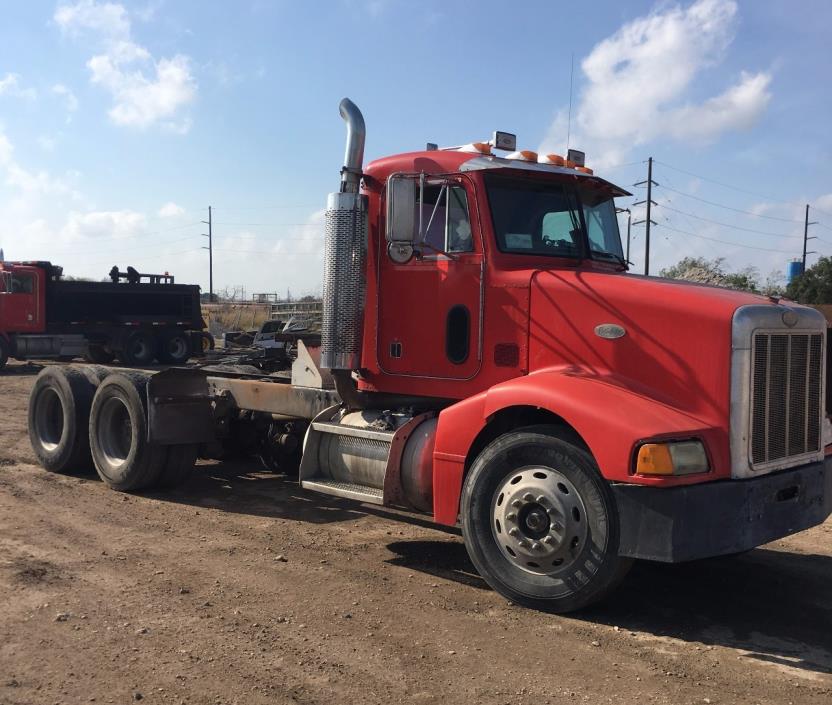 1999 Peterbilt 385  Cab Chassis