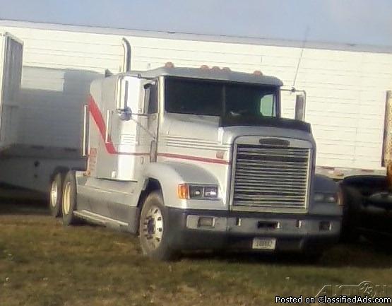 1995 Freightliner FLD Flat-Top For Sale in Brooking, South Dakota  57006